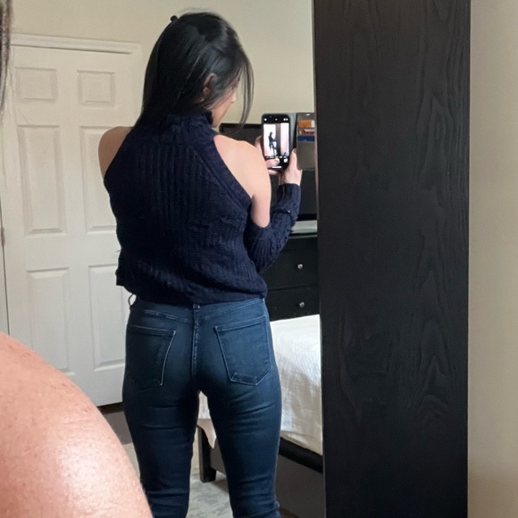 Cold Shoulder Knit Sweater - Picture 5 of 6